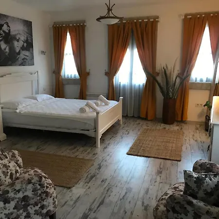 Al'cati Flaneur Bed & Breakfast Çeşme
